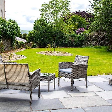 Dingle Garden Townhouse Bed & Breakfast Dış mekan fotoğraf The garden of the house