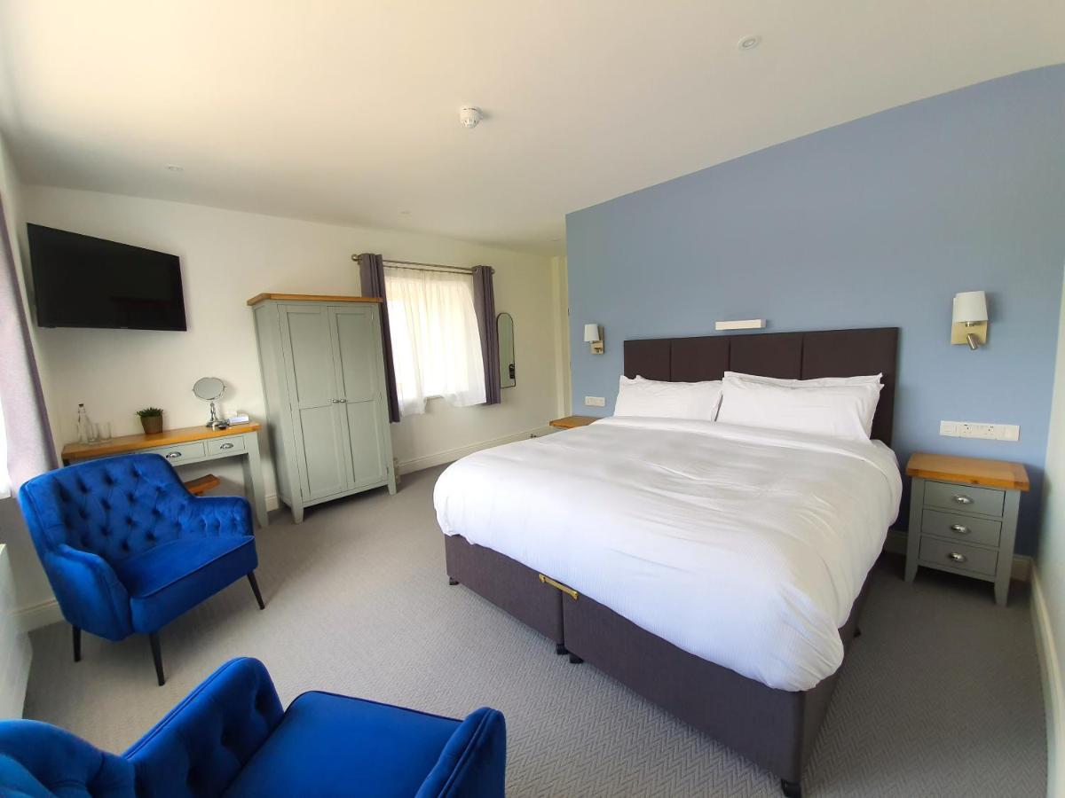 Dingle Garden Townhouse Bed & Breakfast Dış mekan fotoğraf A bedroom at The Old Mill