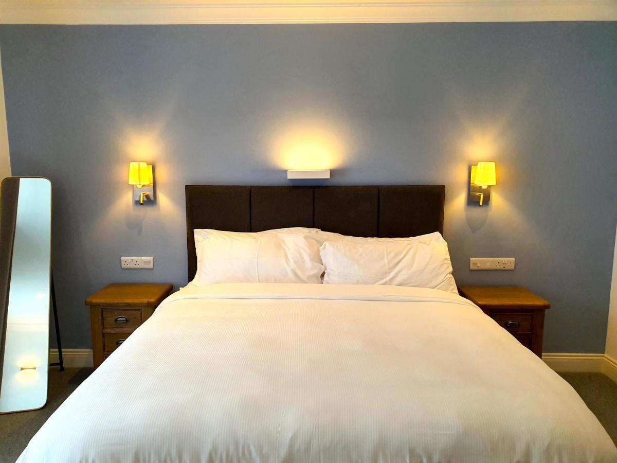 Dingle Garden Townhouse Bed & Breakfast Dış mekan fotoğraf A bedroom at the hotel