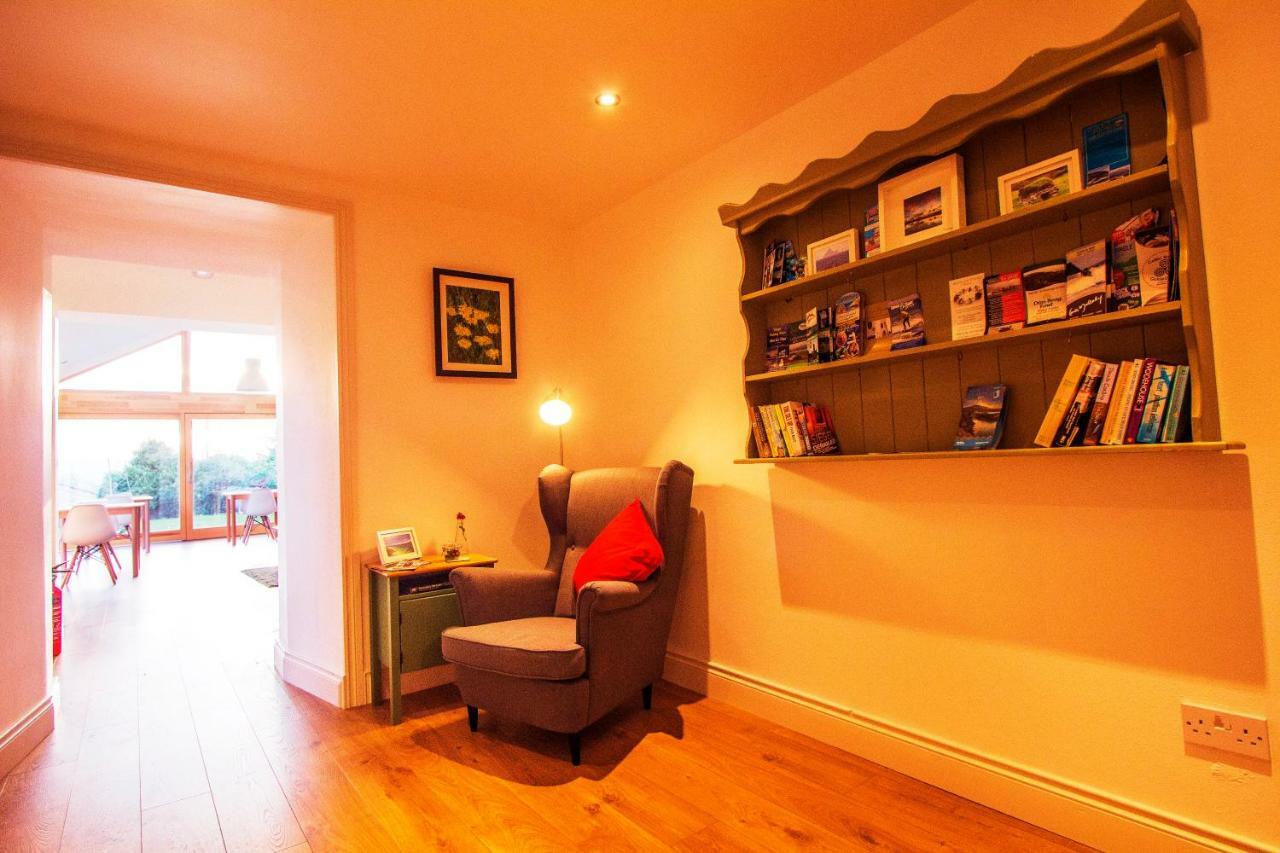 Dingle Garden Townhouse Bed & Breakfast Dış mekan fotoğraf The interior of the house