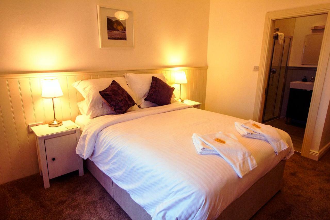 Dingle Garden Townhouse Bed & Breakfast Dış mekan fotoğraf A bedroom at the hotel