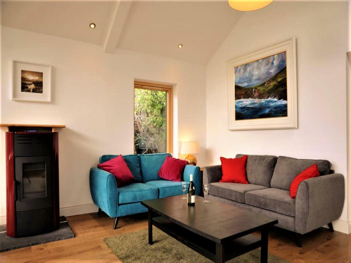 Dingle Garden Townhouse Bed & Breakfast Dış mekan fotoğraf The interior of the cottage